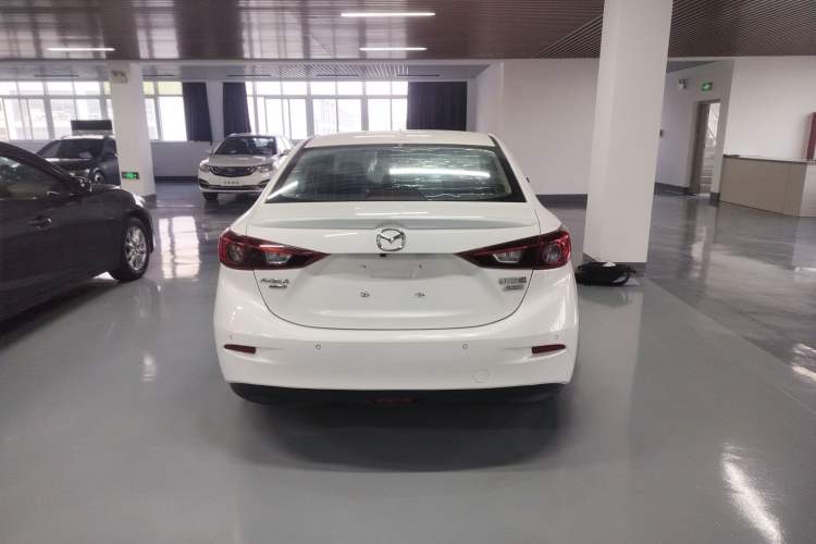 Used Mazda Mazda 3 Axela 2016 Sedan 1.5L Automatic Luxury Model