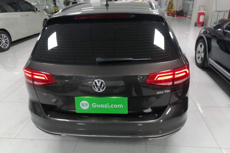 Used Volkswagen Variant 2018 380TSI Two-Wheel Drive Comfort Edition
