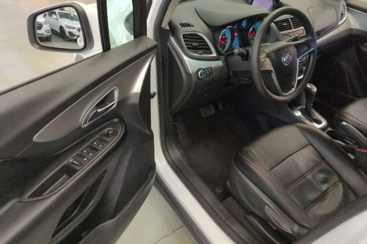 Used Buick Encore 2015 1.4T Automatic Two-Wheel Drive Urban Elite Version
