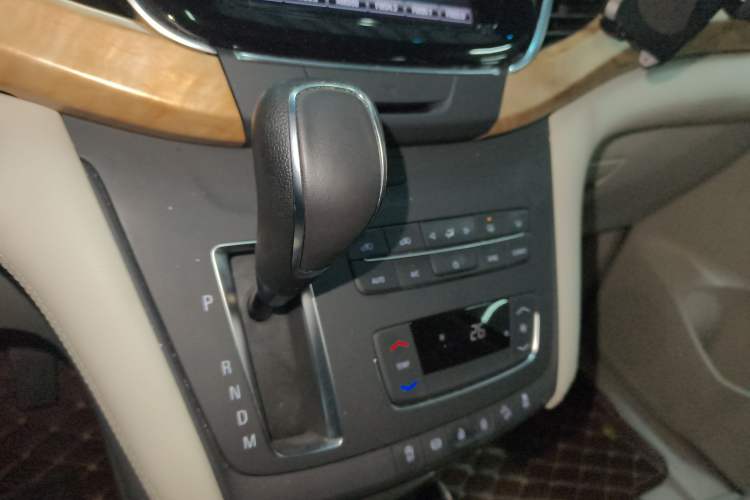 Used Buick GL8 2017 ES 28T Comfort Model China V Standard
