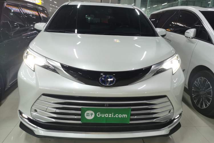 Used Toyota Sienna 2021 2.5L Hybrid Platinum Edition
