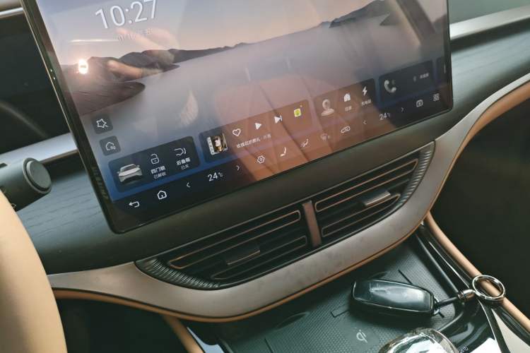 Used Denza D9 2022 EV 600 Four-Wheel Drive Flagship Model
