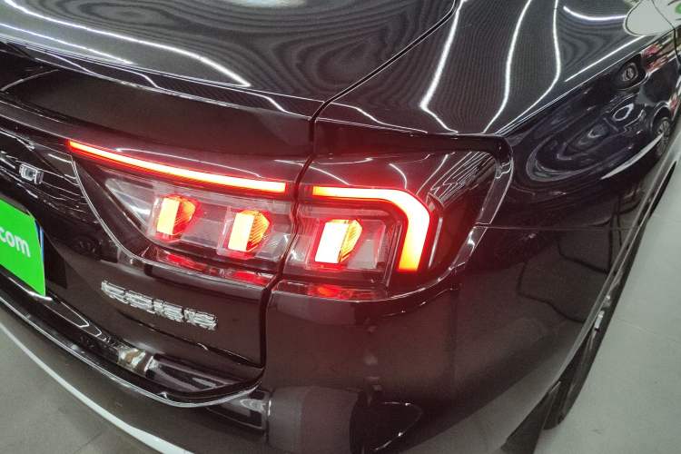 Used Ford Mondeo 2025 2.0T EcoBoost Luxury Version
