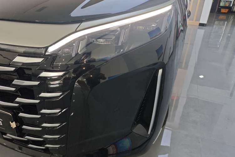 Used BYD Xia 2025 DM-i 1.5T 180km Excellence Model
