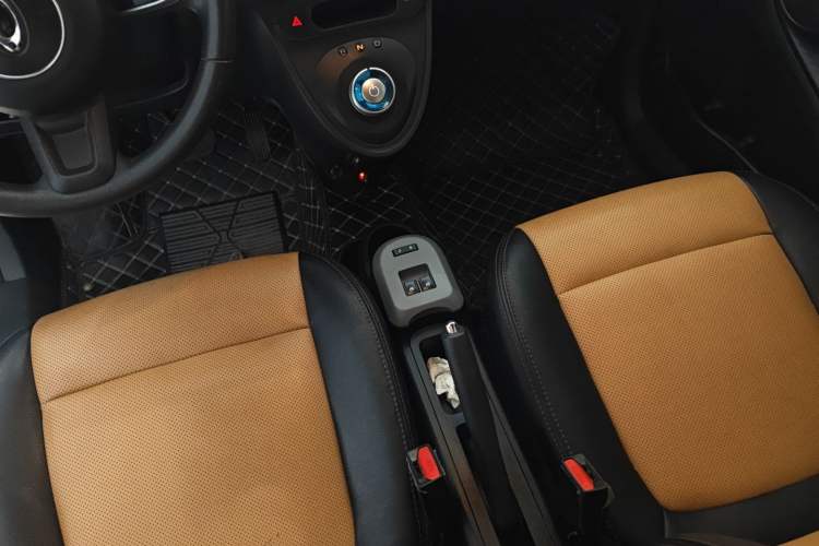 Used ORA Black Cat 2021 301 km Basic Version
