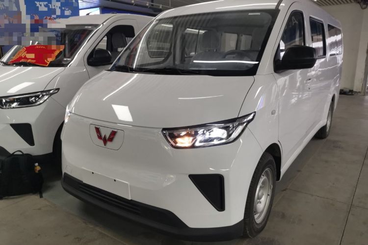 Used Wuling Yangguang 2025 Model 310KM Bus Edition—Customized by CATL