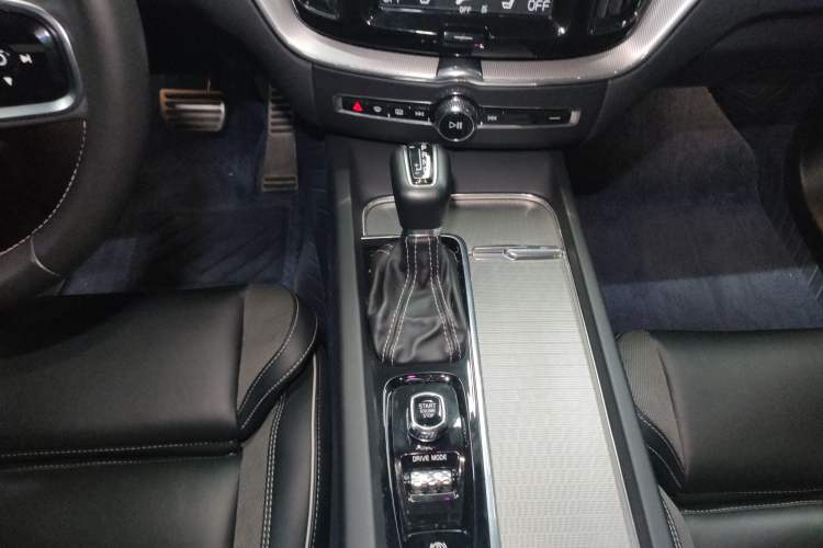 Used Volvo XC60 2020 T5 4x4 Smart & Dynamic Sport Edition
