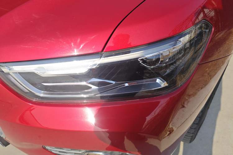 Used Haval H6 2017 Red Label 2.0T Automatic Two-Wheel Drive ZhiShang Model
