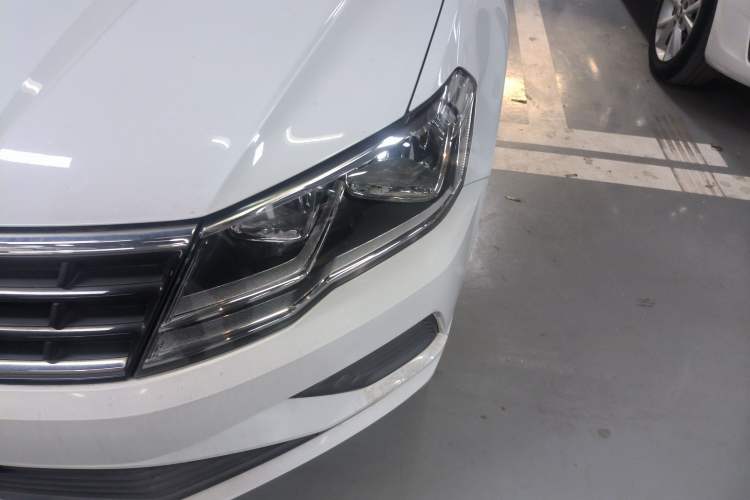 Used Volkswagen Jetta 2017 1.4L Manual Fashion Edition

