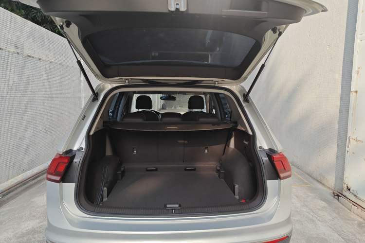 Used Volkswagen Tiguan L 2017 330TSI Automatic Two-Wheel Drive Luxury Edition
