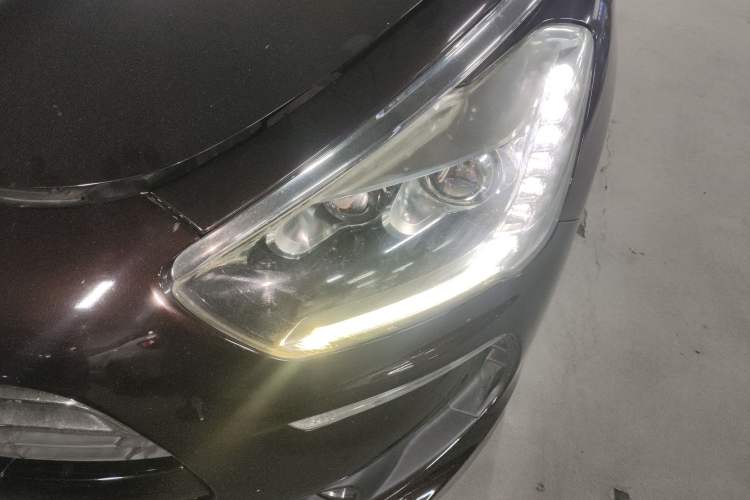 Used  5 2014 1.6T Luxury Edition THP200
