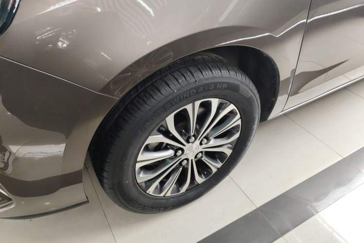 Used Buick GL8 2021 Land Cruiser Executive Class 652T Comfort Model