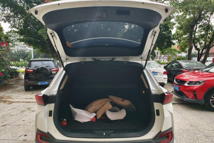 Used Bestune T77 2019 230 TID Automatic Prestige Version China V Emission Standard
