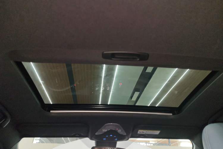 Used Toyota IZOA 2020 2.0L Yi Xiang CARE