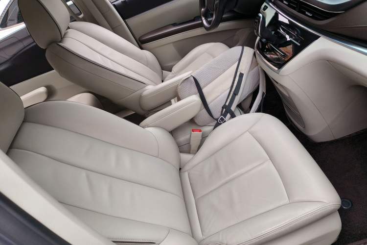 Used Buick GL8 2020 Land Business Class 652T Luxury Model
