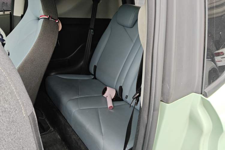 Used Chery Little Ant 2022 Sweet Pink Edition Half-Sugar Version Lithium Iron Phosphate 29.2 kWh 30 kW 301 km