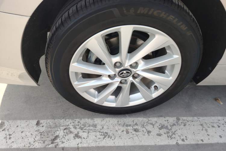 Used Toyota Camry 2021 2.0G Luxury Edition
