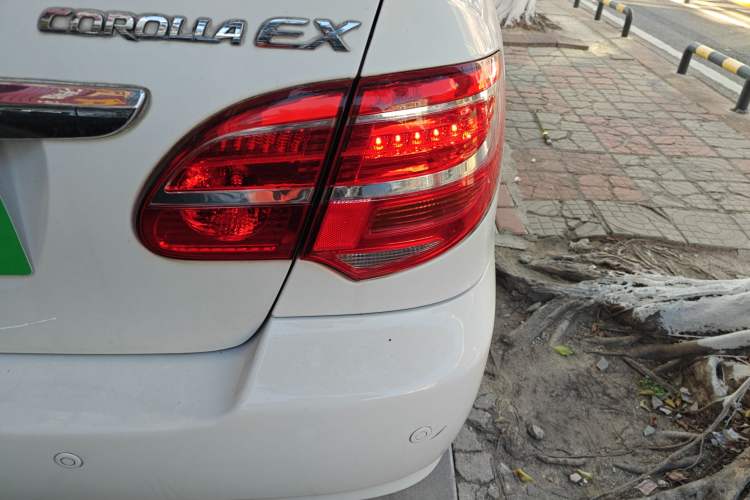 Used Toyota Corolla EX 2013 1.6L Automatic Luxury Edition
