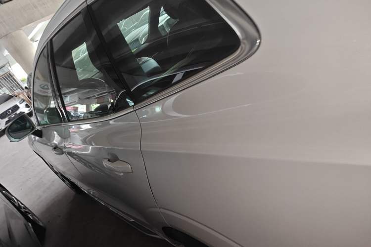 Used Volvo XC60 New Energy 2025 Plug-in Hybrid Long-Range All-Wheel Drive Smart Luxury Edition
