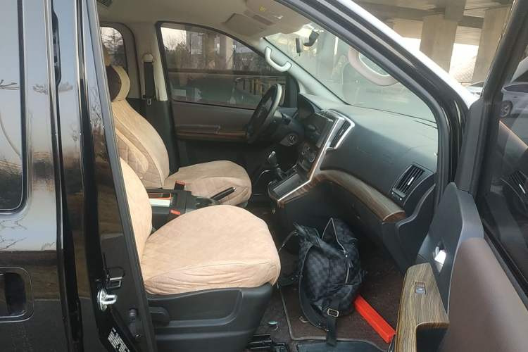 Used FORTHING Lingzhi PLUS 2021 2.0L Manual Comfort Version 7 Seats