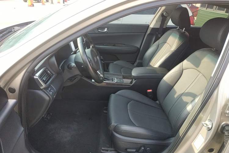 Used Kia K5 2016 2.0L Automatic LUX
