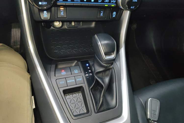 Used Toyota RAV4 2022 2.0L CVT Two-Wheel Drive Fashion Plus Edition
