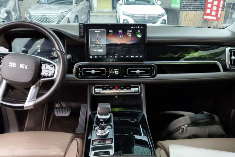 Used  BJ60 2022 2.0T Version 11 Seven Seats
