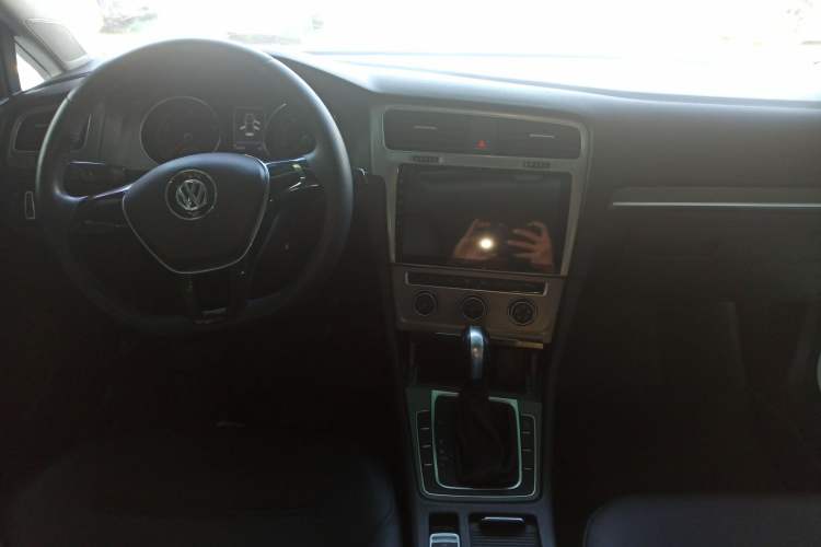 Used Volkswagen Golf 2015 1.4TSI Automatic Comfort Model
