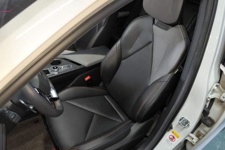 Used Changan UNI-V 2022 1.5T Prestige Version