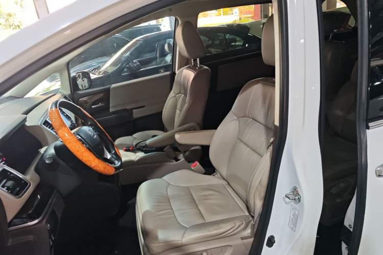 Used Honda Odyssey 2015 Updated Version 2.4L Smart Edition
