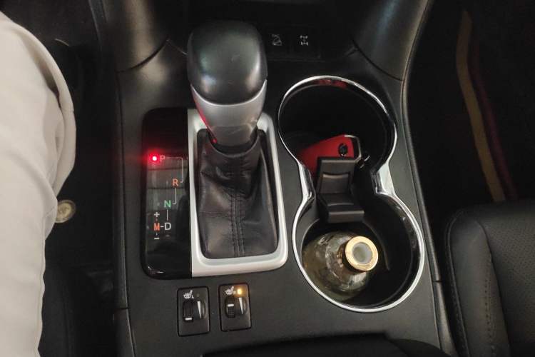 Used Toyota Highlander 2018 2.0T Four-Wheel Drive Luxury Version 7 Seats China VI Standard
