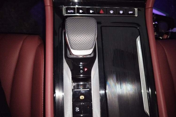 Used Hongqi H5 PHEV 2025 170 Super Hybrid Version
