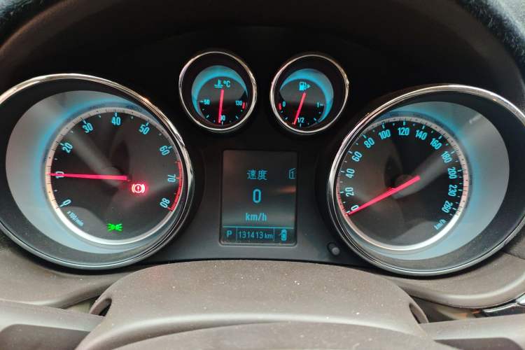 Used Buick Regal 2015 2.0L Leading Fashion Edition