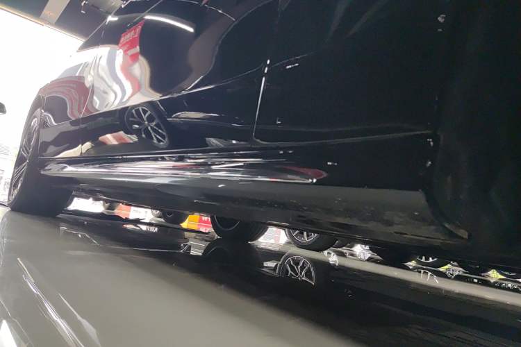 Used Mercedes-Benz E-Class New Energy 2024 E 350 e L Plug-in Hybrid Sedan
