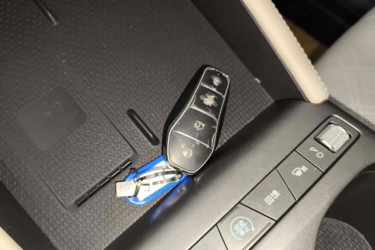 Used BYD Yuan UP 2025 Intelligent Driving Version 401 km Leading Edition