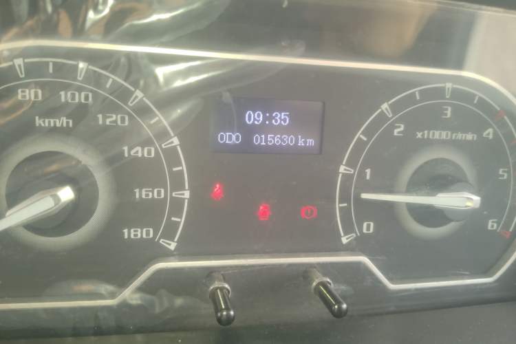 Used SAIC MAXUS Xintu V80 2021 2.0T Manual Classic Aoyuntong Short Wheelbase Ultra-Low Roof 5/6-Seater