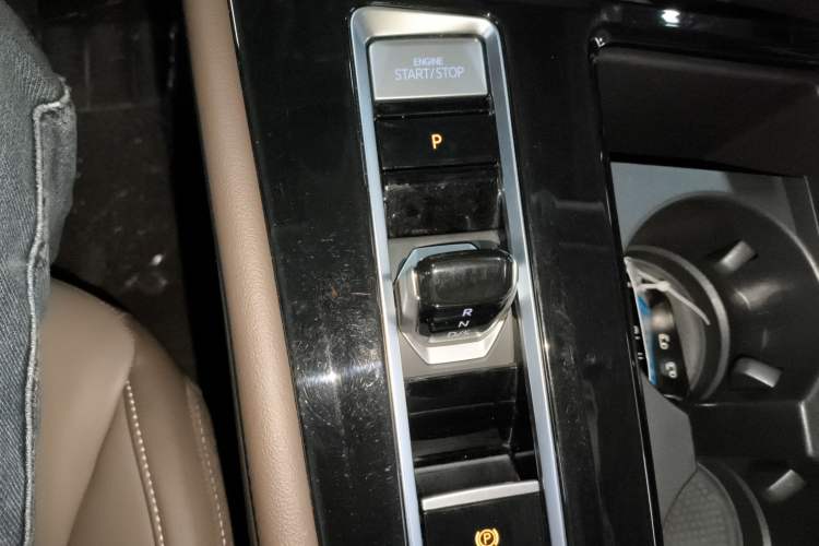 Used Volkswagen Viloran 2024 330TSI Luxury Edition
