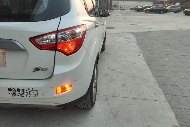 Used Changan CS35 2014 1.6L Automatic Luxury Model China IV Standard
