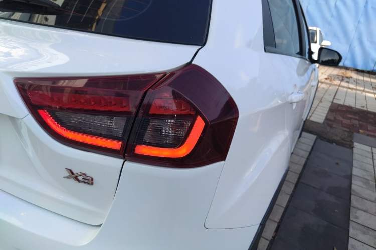 Used Geely Auto Vision X3 2019 Upgraded Model 1.5L CVT Elite Version
