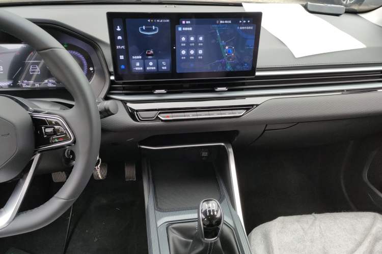 Used Geely Auto Emgrand 2025 4th Generation 1.5L Manual – Dragon Edition
