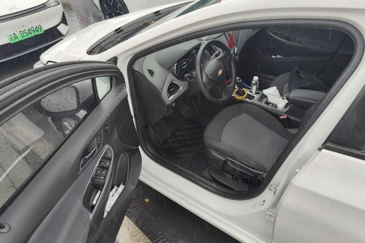 Used Chevrolet Cruze 2018 320 Automatic Pioneer Sunroof Edition
