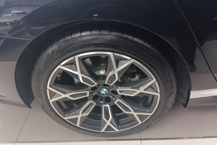 Used BMW 7 Series 2023 735Li Luxury Package
