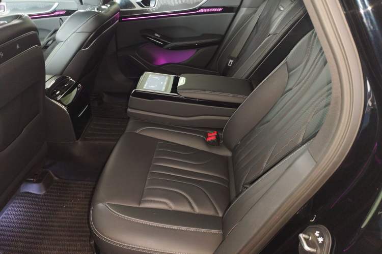 Used Hongqi H9 2024 2.0T Qixiang Luxury Business Edition
