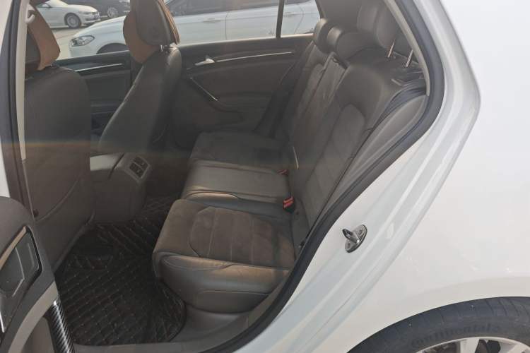 Used Volkswagen Golf 2015 1.4TSI Automatic Flagship Model
