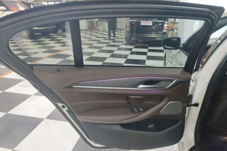 Used BMW 5 Series 2022 Restyled 530Li Luxury Edition M Sport Package
