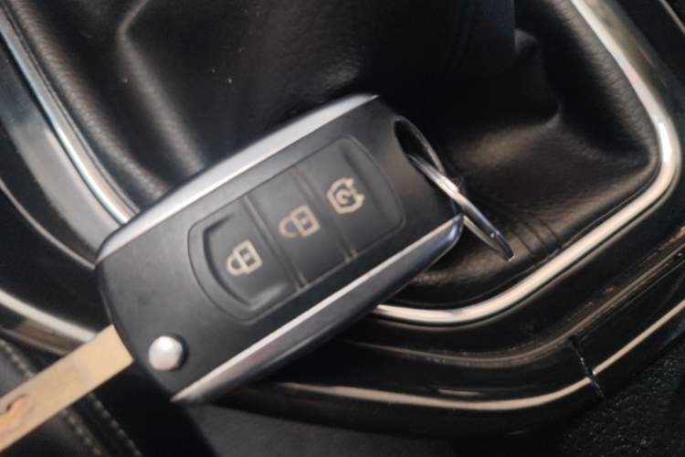 Used Dongfeng Fengon S560 2018 1.8L Manual Urban Model 7 Seats