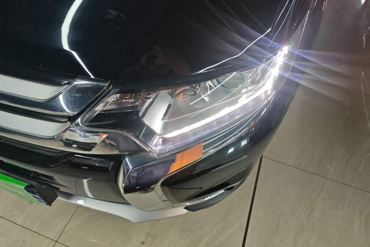 Used Mitsubishi Outlander 2017 2.0L Two-Wheel Drive Glory Edition 5 Seats