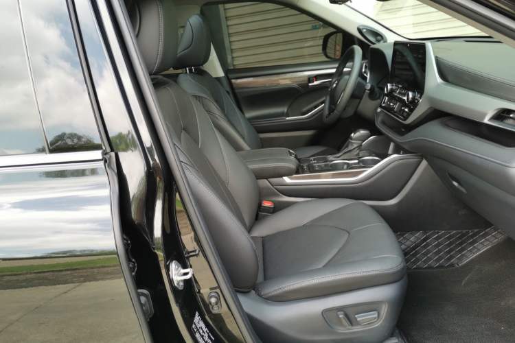 Used Toyota Highlander 2022 Dual-Engine 2.5L Four-Wheel Drive Supreme Edition 7-Seater
