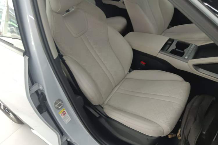 Used BYD Yuan UP 2025 Intelligent Driving Version 401 km Leading Edition
