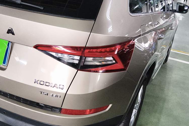 Used Skoda Kodiaq 2019 Facelifted TSI330 5-Seater Two-Wheel-Drive Luxury Enjoyment Edition China VI Standard

